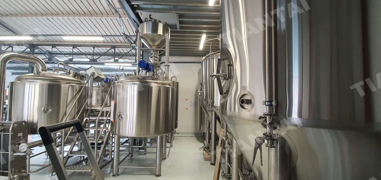 Brasseurs du lagon in New Caledonia--1000L Craft Brewery Equipment by TIANTAI